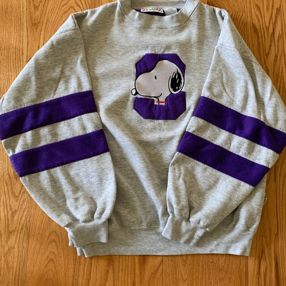 Vintage Snoopy Size Large Cozy Sweatshirt!